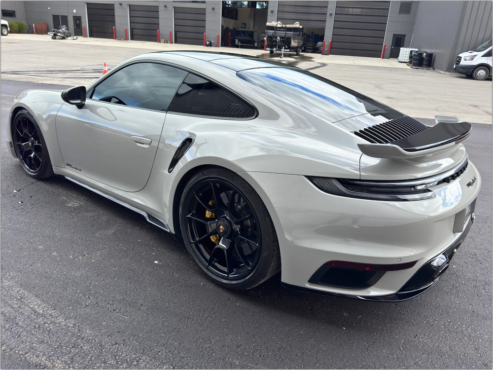 2021 Porsche 911 Turbo S alt