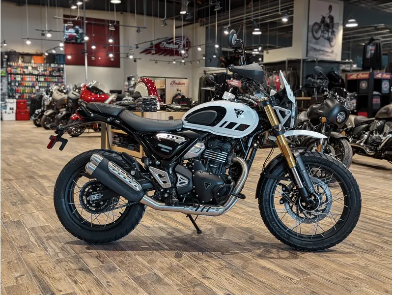 2026 Triumph Scrambler 400 XC // Vanilla White
