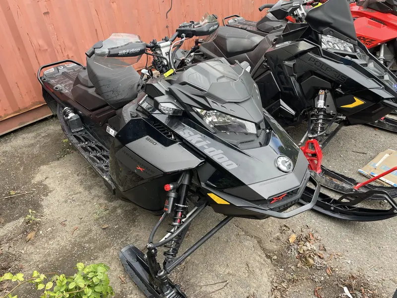 2021 Ski-Doo Renegade XRS 850 E-TEC 137"