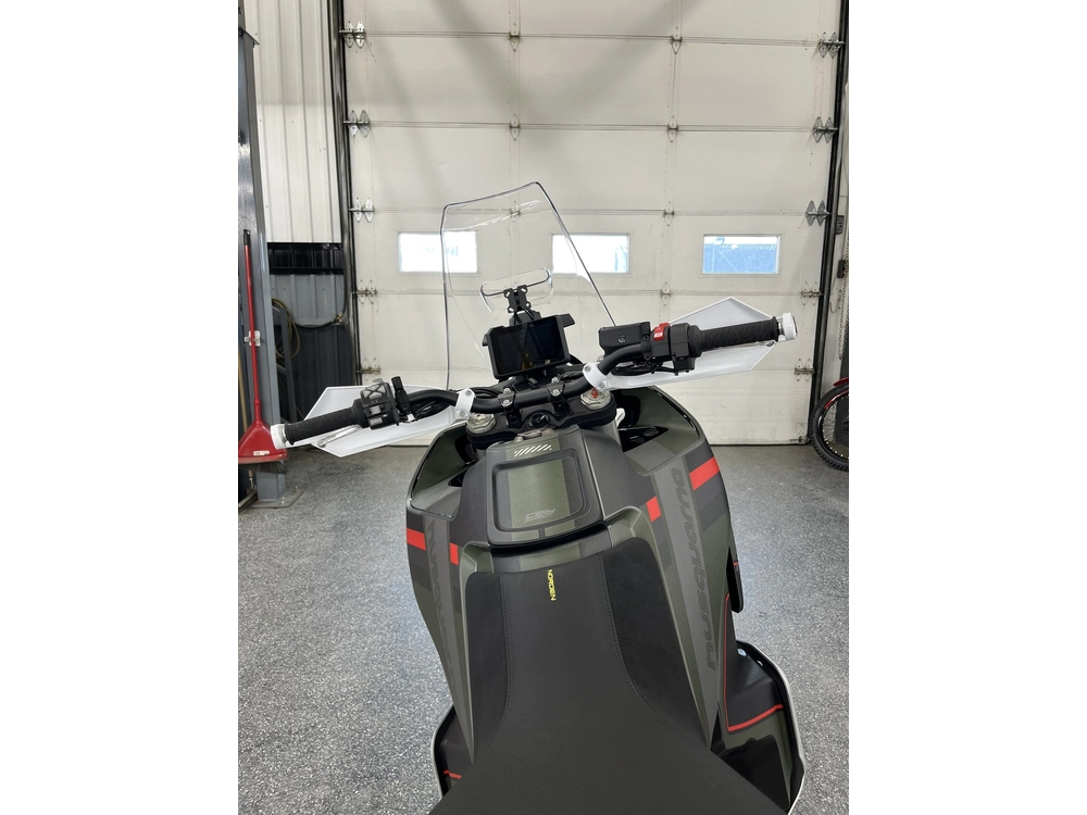 Husqvarna Norden 901 Expeditio 2025 alt