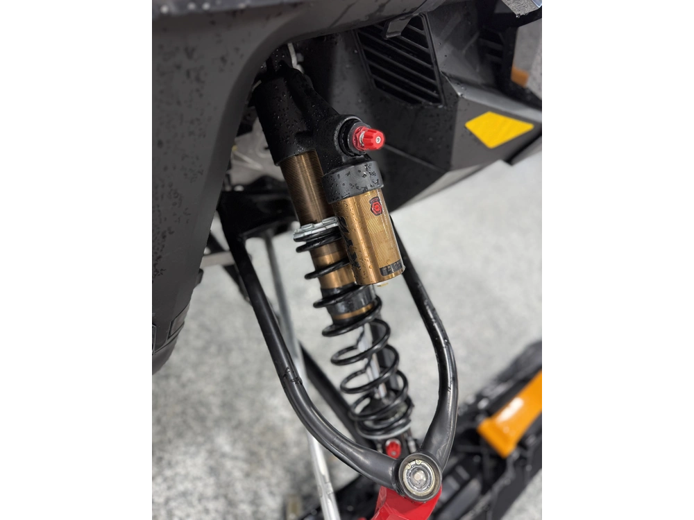 2025 Lynx Rave Gls 850 R alt