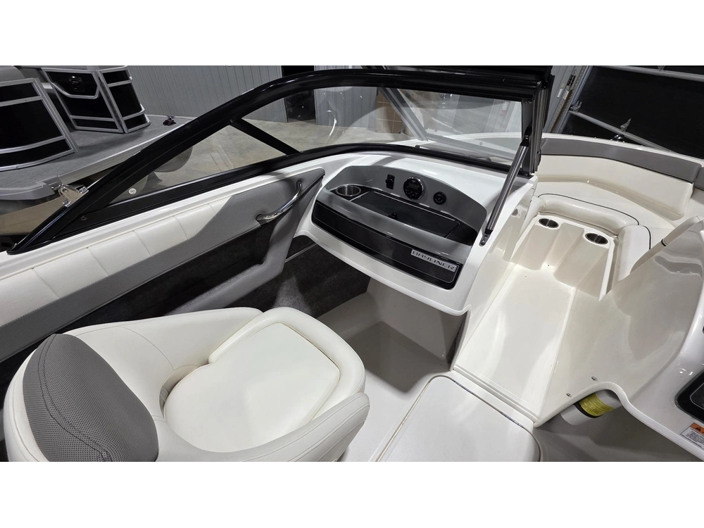 Bayliner 185 2016 alt