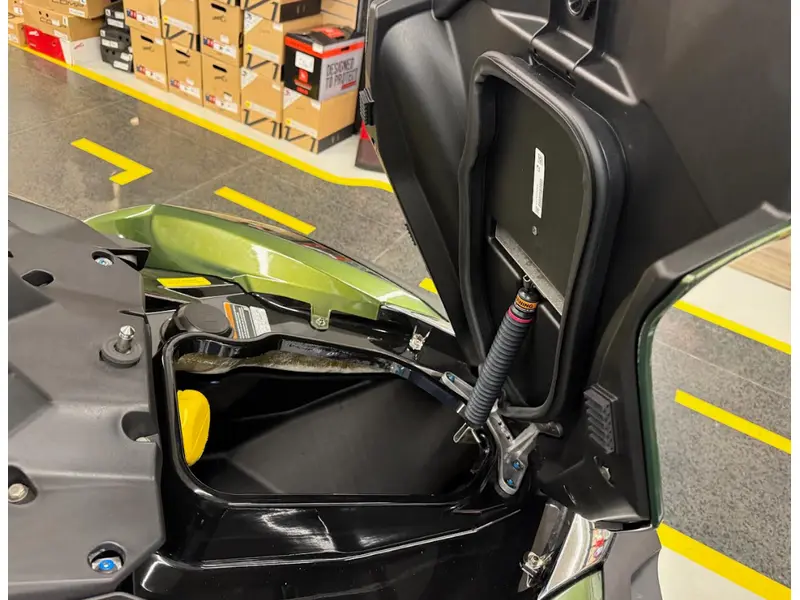 2025 Kawasaki ULTRA 310 LX thumbnail 12