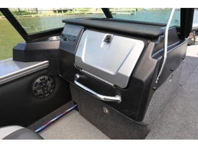 2026 Lund Boat Co 1875 Pro V Sport alt