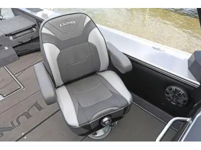 Lund Boat Co 1875 PRO V SPORT 2026