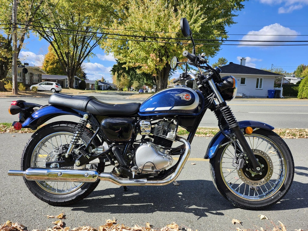 2025 Kawasaki W230 2025 Prix Suggéré 6595$ | 🛣️ Cruising Balades Vintage 🛣️ | 🚀 Comparable Honda Cb350 & Royal Enfield Classic 🚀| 🌟 Style Vintage Pur – Héritage W 🌟 alt