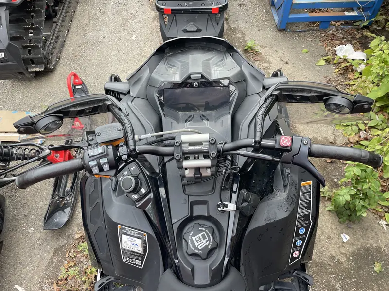 2021 Ski-Doo Renegade XRS 850 E-TEC 137"