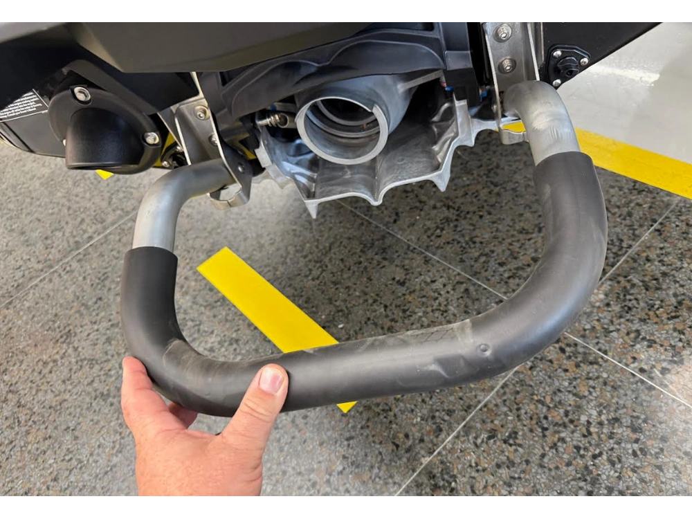 2025 Kawasaki Ultra 310 Lx alt