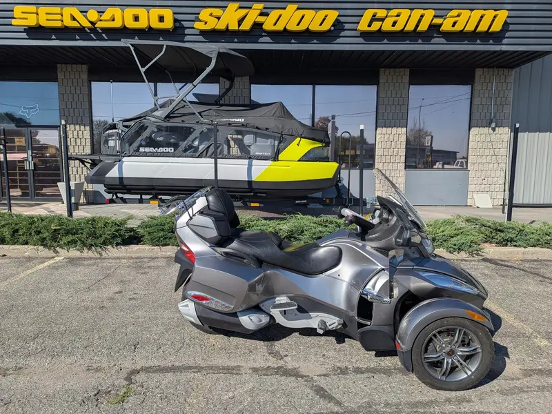 2012 Can-Am SPYDER RT-S SE5 990