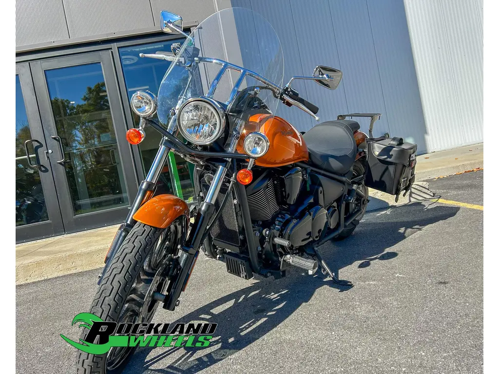 Kawasaki VULCAN 900 CUSTOMS with saddlebags 2012