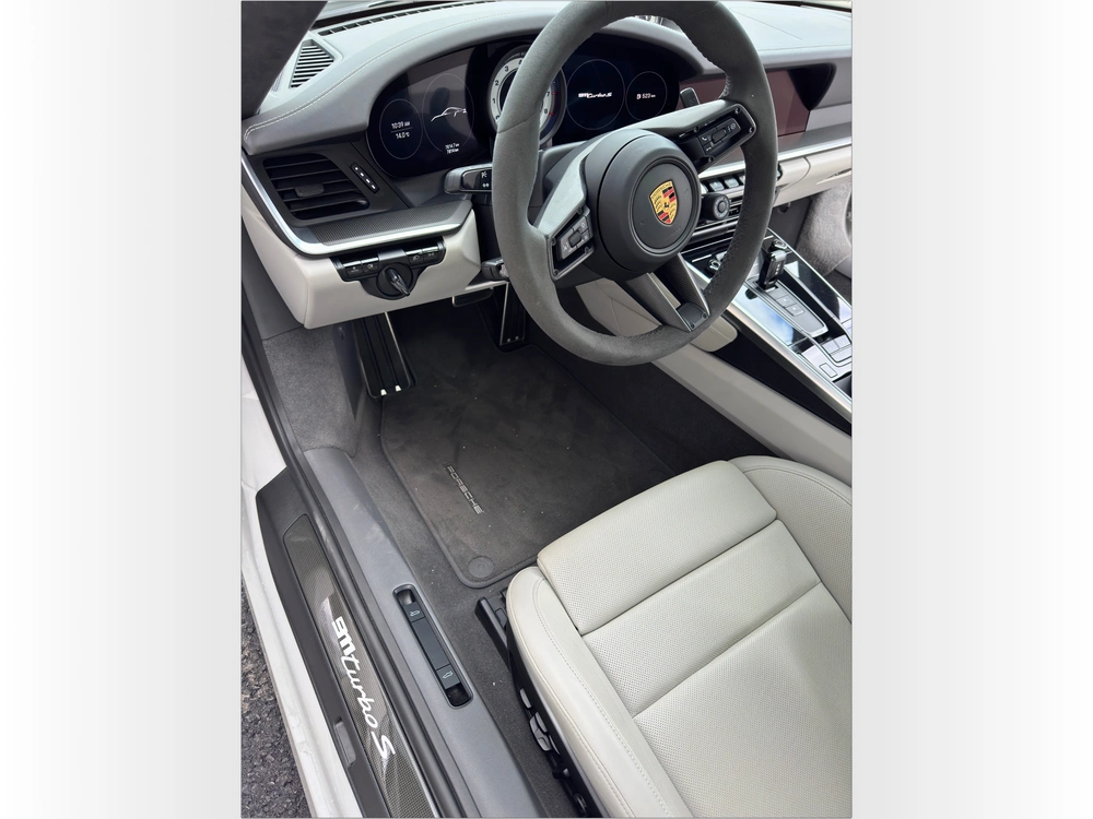 2021 Porsche 911 Turbo S alt