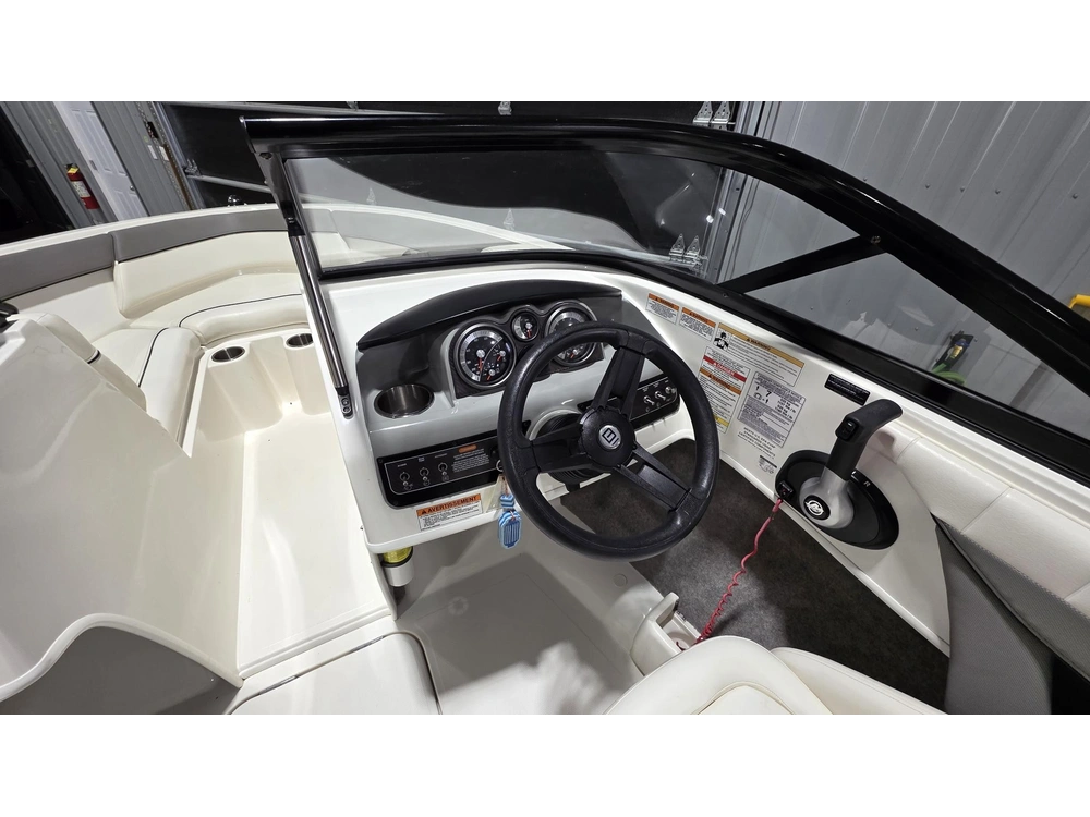 Bayliner 185 2016 alt