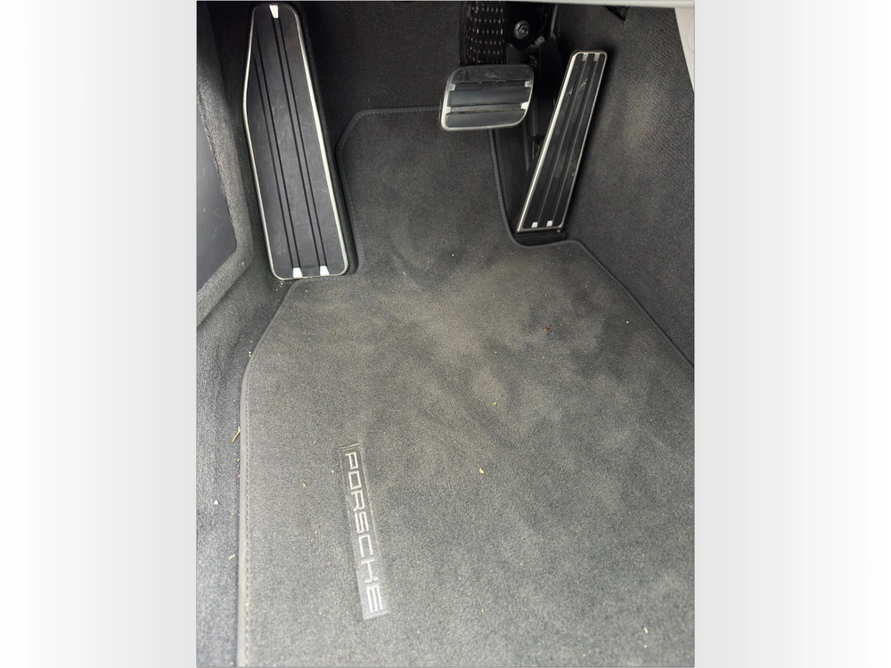 2021 Porsche 911 Turbo S alt