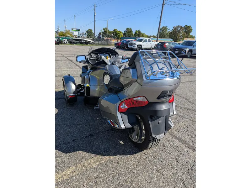 2012 Can-Am SPYDER RT-S SE5 990