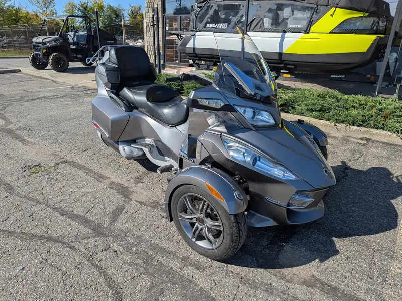 2012 Can-Am SPYDER RT-S SE5 990