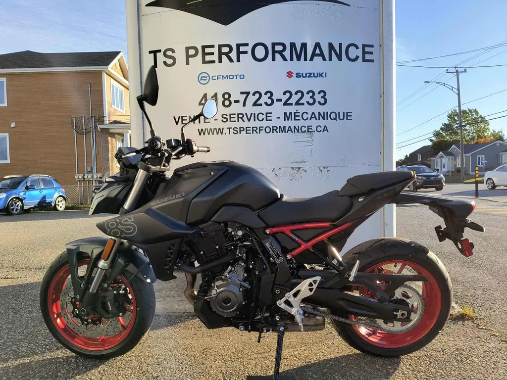 Suzuki GSX-8S  2025