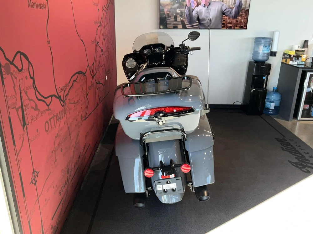 2024 Indian Motorcycle Pursuit Dark Horse With Powerband Audio Package alt