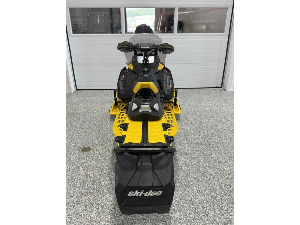2025 Ski-doo Mxz X-rs W/ Competition Pkg 850 E-tec Turbo R Ripsaw Ii 2-ply 1.25" Shot W/ 10.25" Touchscreen alt