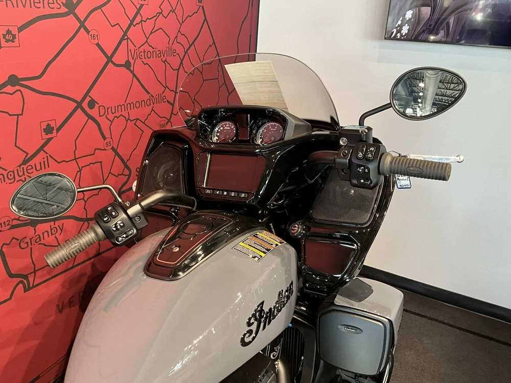 2024 Indian Motorcycle Pursuit Dark Horse With Powerband Audio Package alt