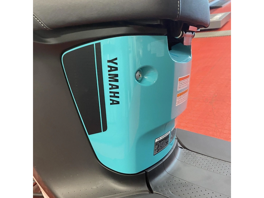 2025 Yamaha Neo's Electric Scooter alt