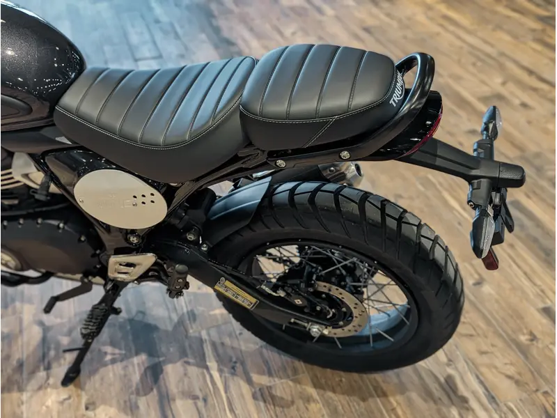 2026 Triumph Scrambler 400 XC // Storm Grey
