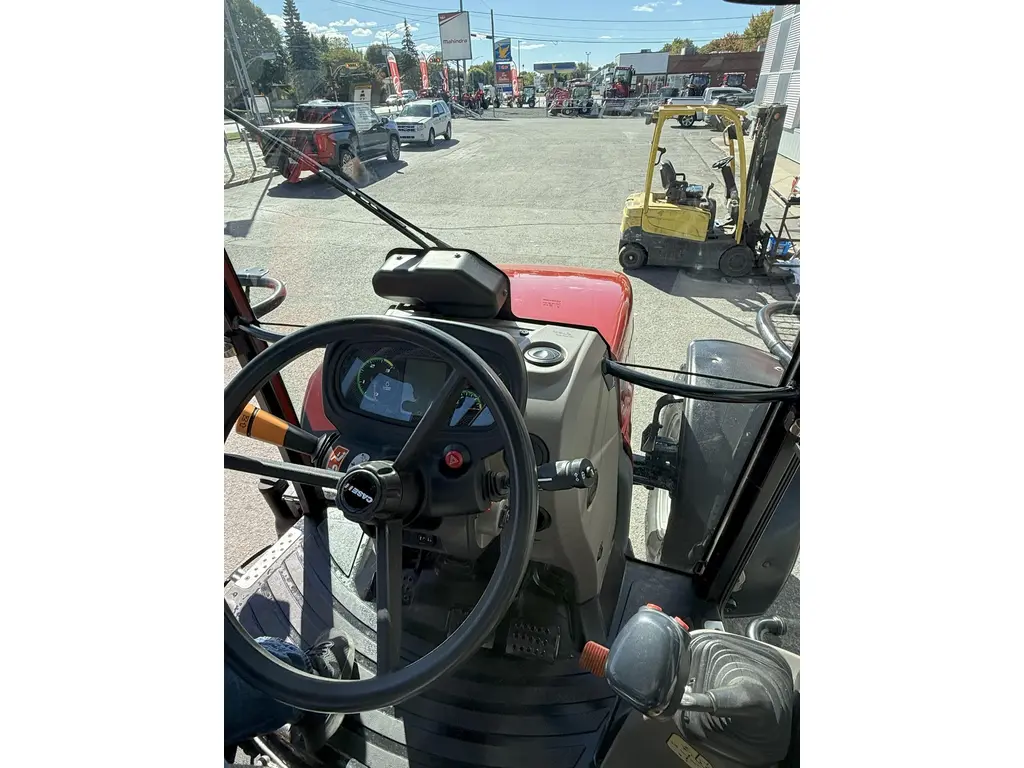 Case IH Farmall 115U 2015