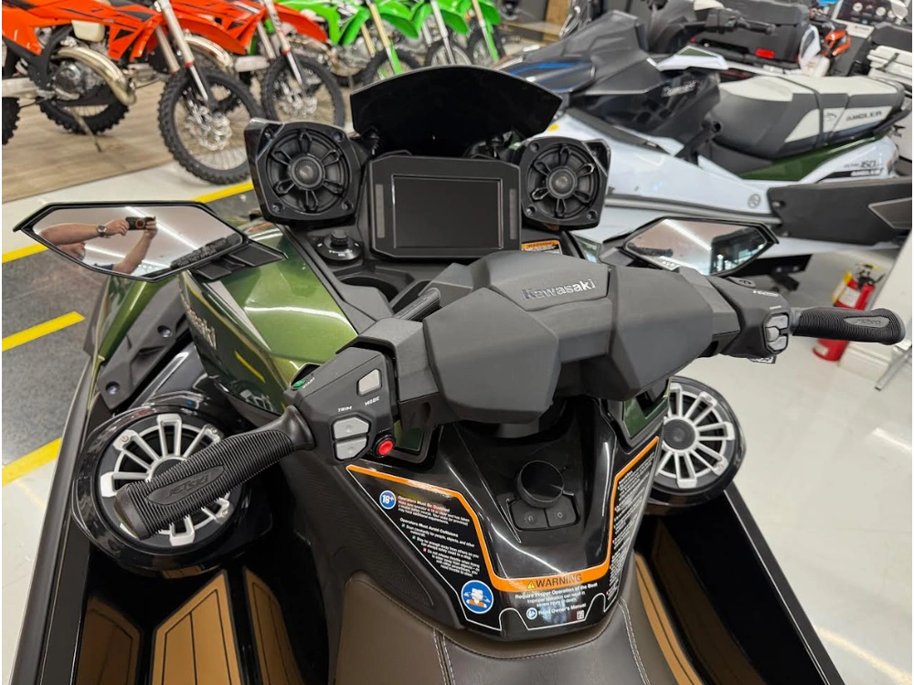 2025 Kawasaki Ultra 310 Lx alt