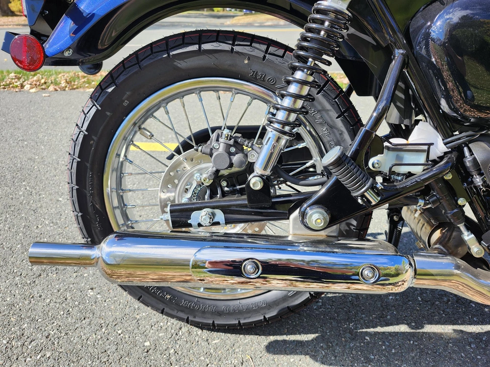 2025 Kawasaki W230 2025 Prix Suggéré 6595$ | 🛣️ Cruising Balades Vintage 🛣️ | 🚀 Comparable Honda Cb350 & Royal Enfield Classic 🚀| 🌟 Style Vintage Pur – Héritage W 🌟 alt