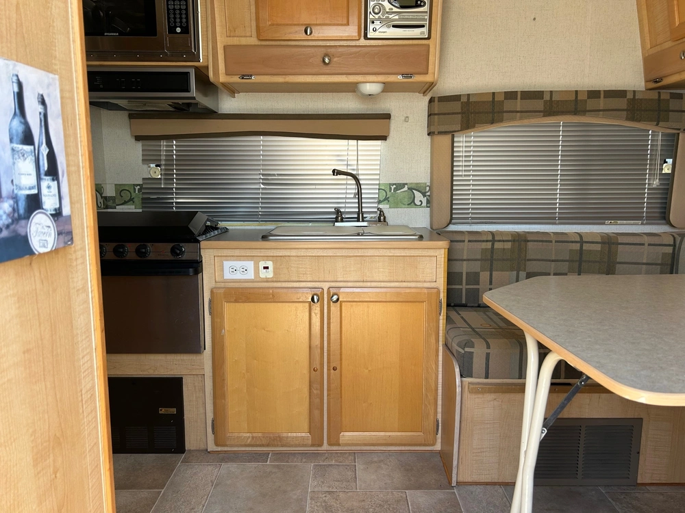 Trail-lite By R-vision Tl821 2004 alt