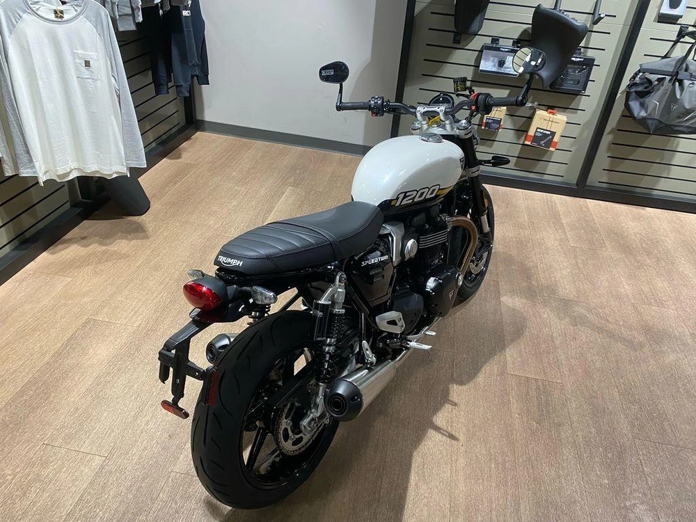 2025 Triumph Speed Twin 1200 alt