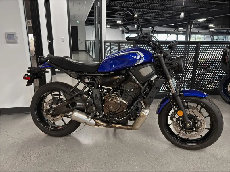 2024 Yamaha XSR700 thumbnail 3