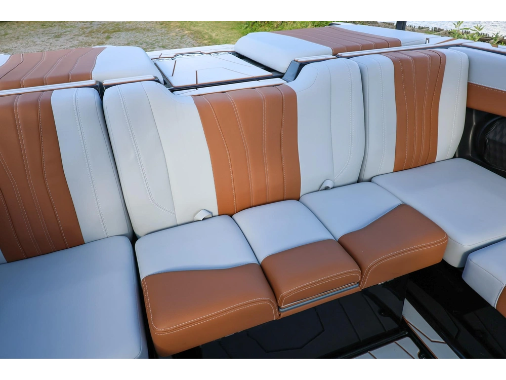 2026 Malibu 22 Lsv alt
