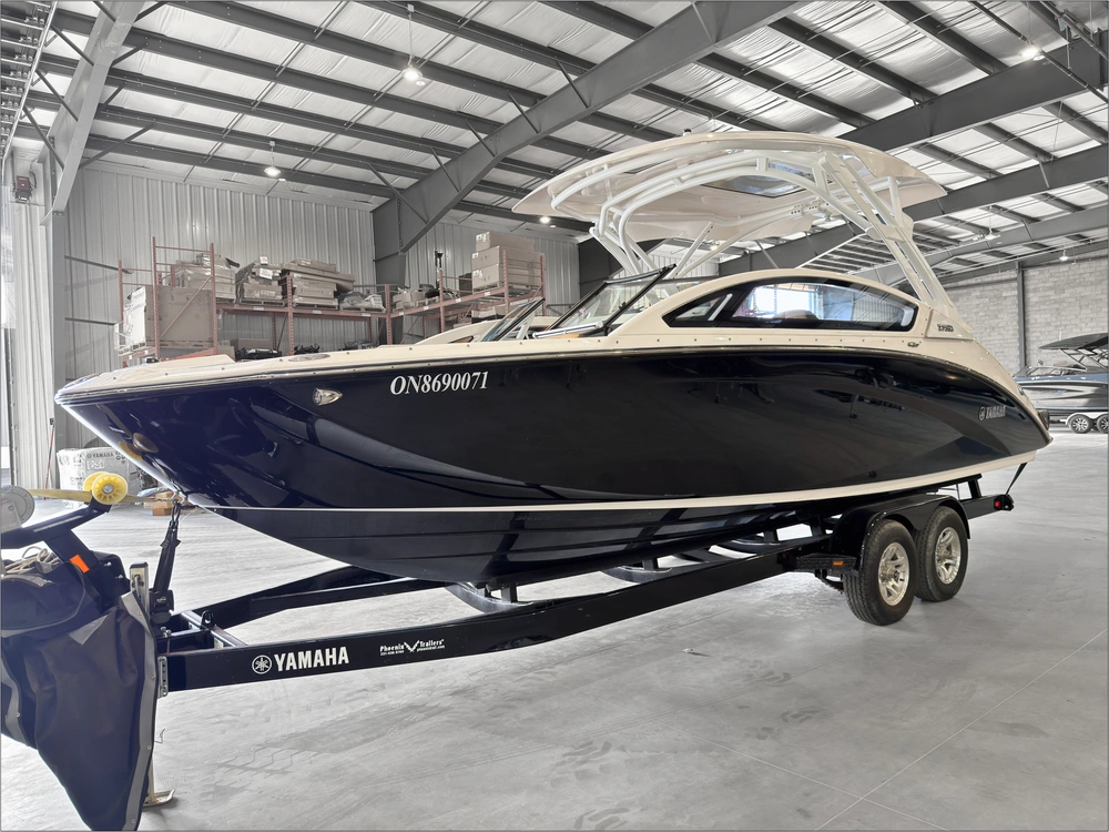 2022 Yamaha 275sd Luxury Day Boat Only 52 Hours / No Luxury Tax* alt