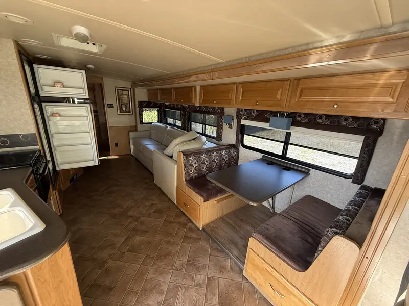 2011 Winnebago Sunstar Itasca 35RF thumbnail 18