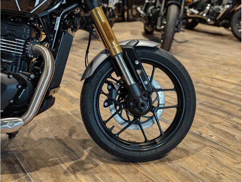 2026 Triumph Speed 400 // Phantom Black/Storm Grey