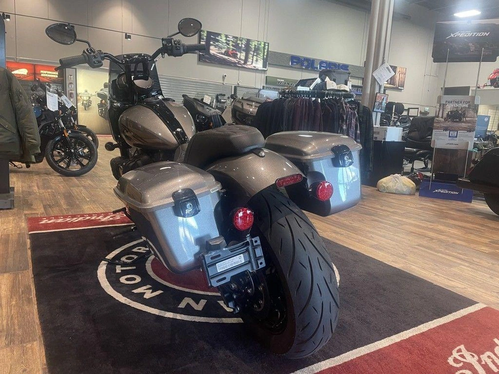 2025 Indian Motorcycle Sport Chief Rt alt