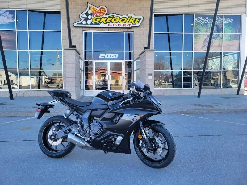 Yamaha Yzf-r7 2025 alt