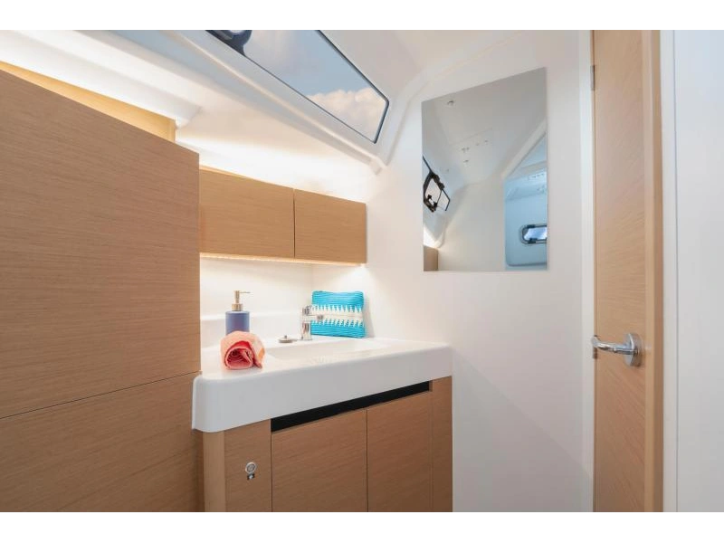 2026 Jeanneau Sun Odyssey 350 alt