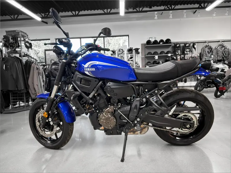 2024 Yamaha XSR700 thumbnail 6