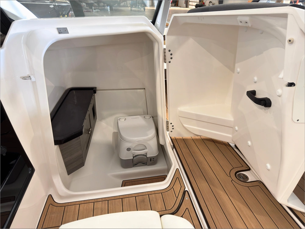 2022 Yamaha 275sd Luxury Day Boat Only 52 Hours / No Luxury Tax* alt