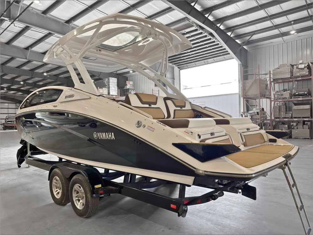 2022 Yamaha 275sd Luxury Day Boat Only 52 Hours / No Luxury Tax* alt