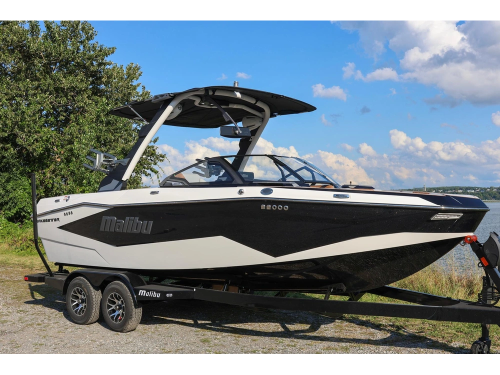 2026 Malibu 22 Lsv alt