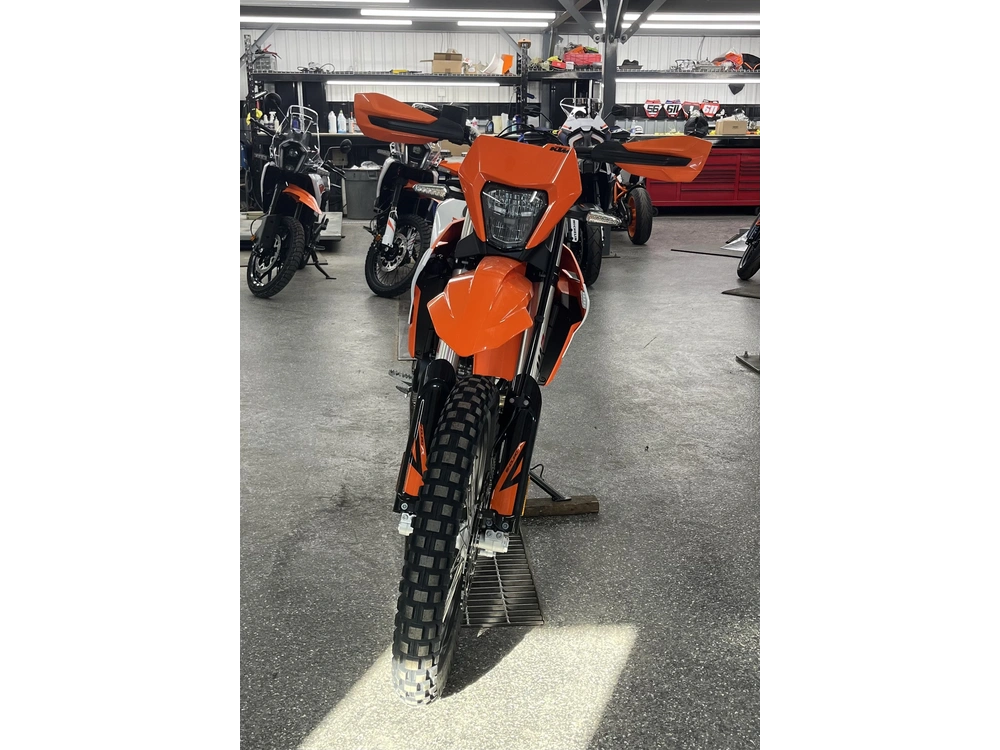 Ktm 690 Enduro R 2026 alt