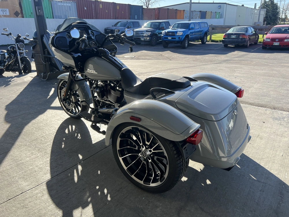 2025 Harley-davidson Road Glide 3 alt