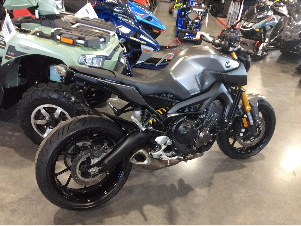 Yamaha Fz-09 2015 alt