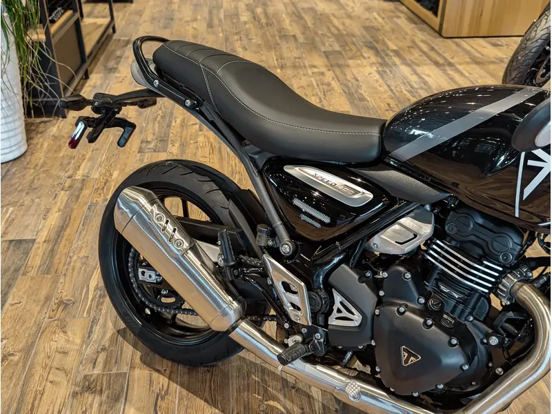 2026 Triumph Speed 400 // Phantom Black/Storm Grey