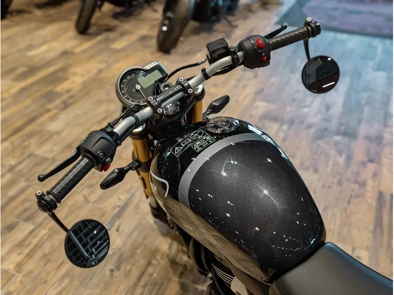 2026 Triumph Speed 400 // Phantom Black/Storm Grey