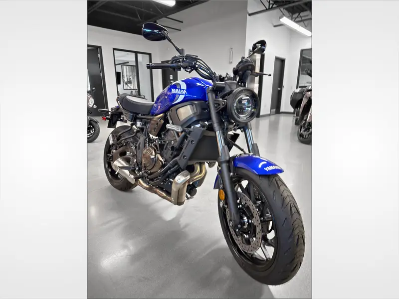 2024 Yamaha XSR700 thumbnail 7