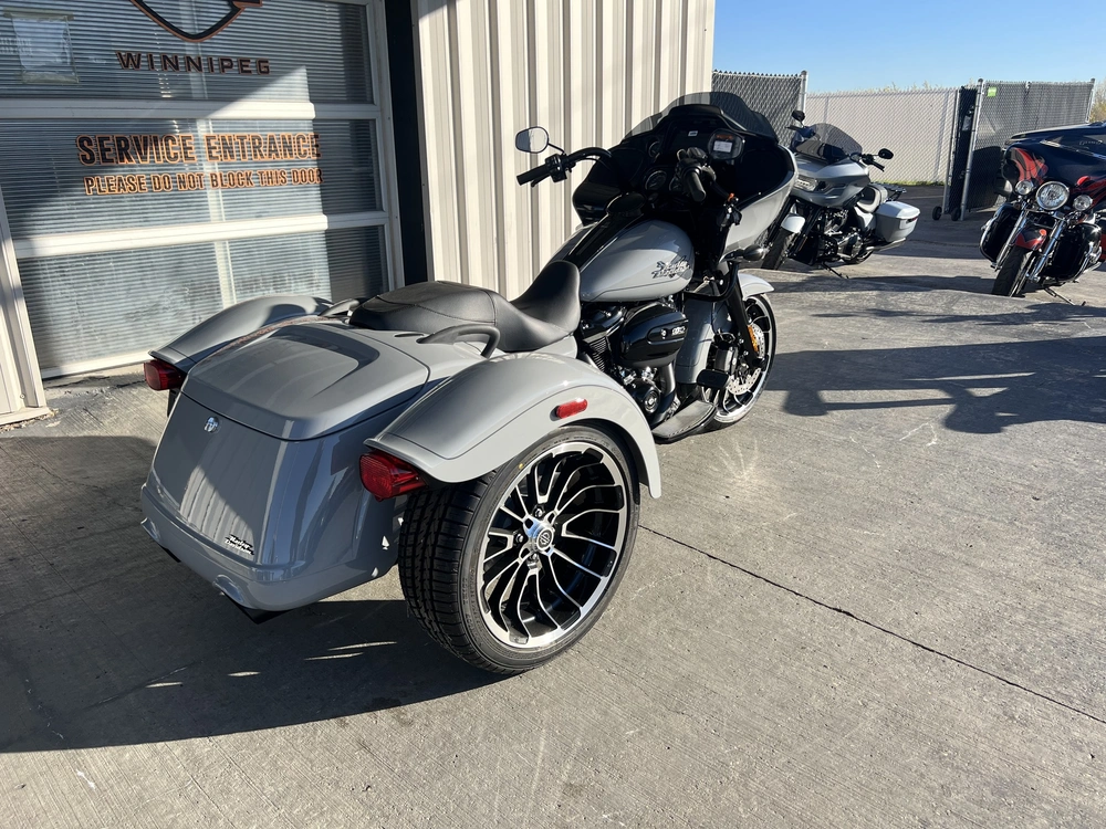 2025 Harley-davidson Road Glide 3 alt