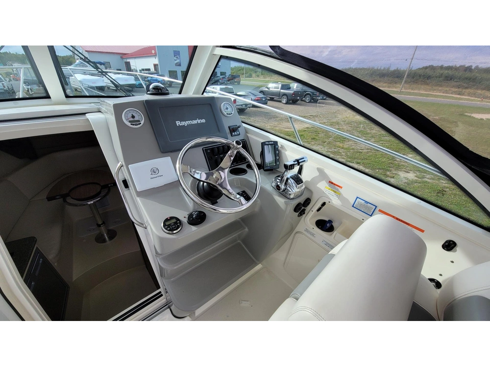 Boston Whaler Conquest 285 2012 alt